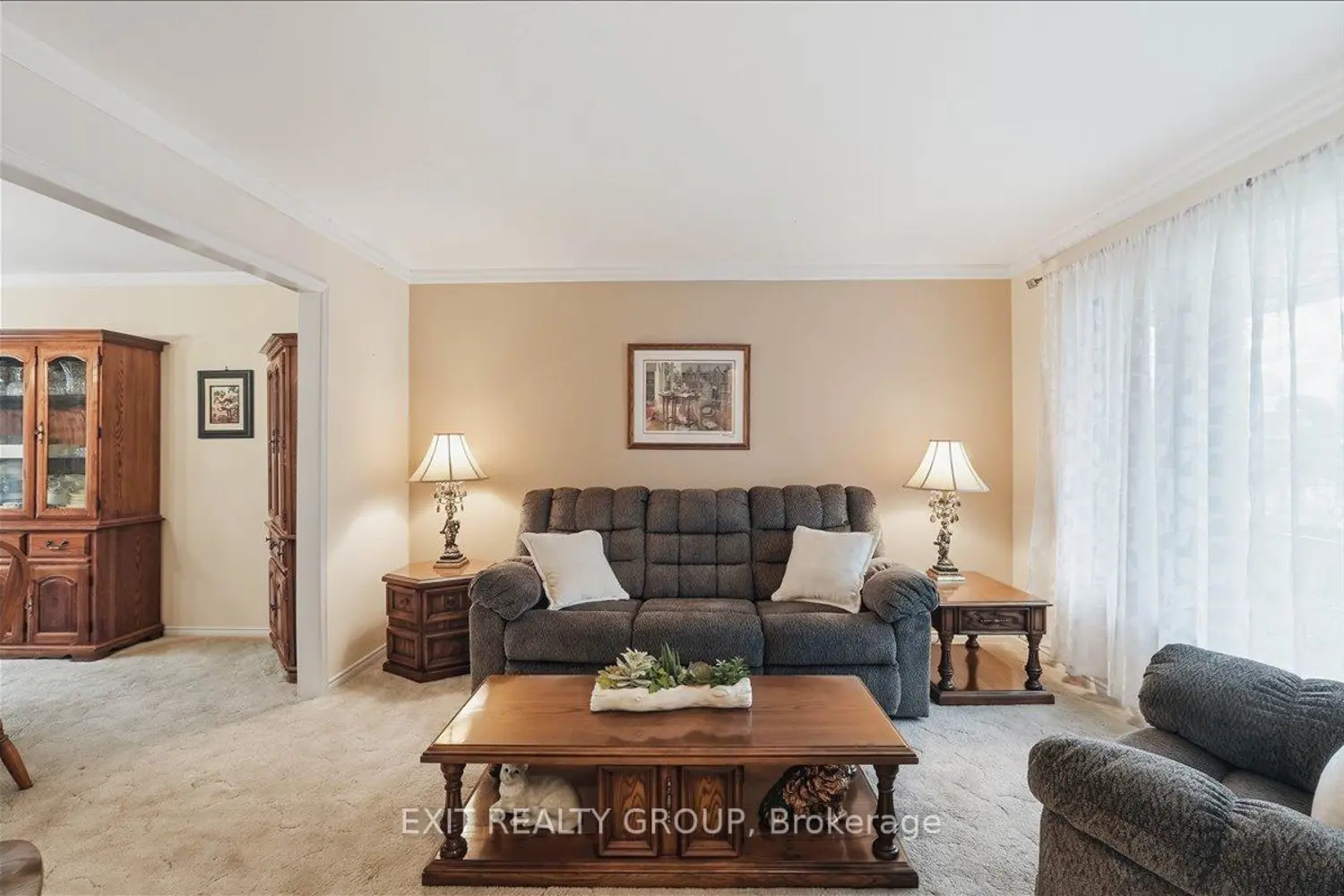 472 Dundas Street photo 2