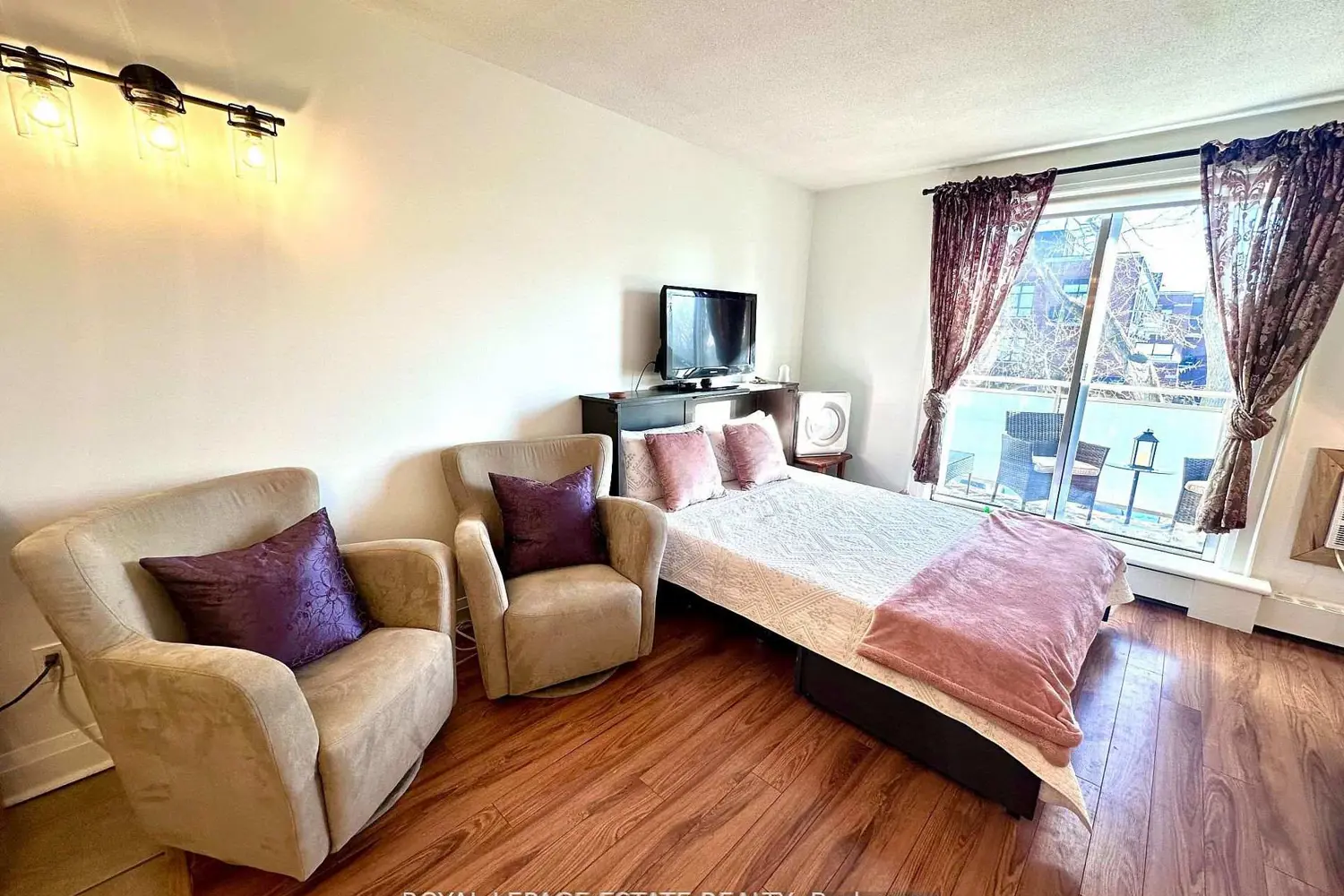 Additional image 19 of 123 Woodbine Avenue 309