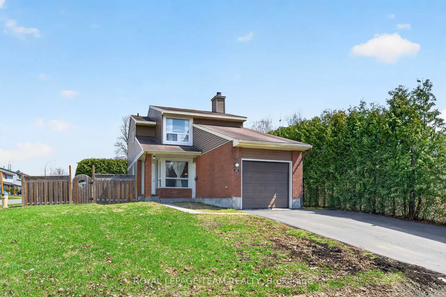 1631 Saxony Crescent