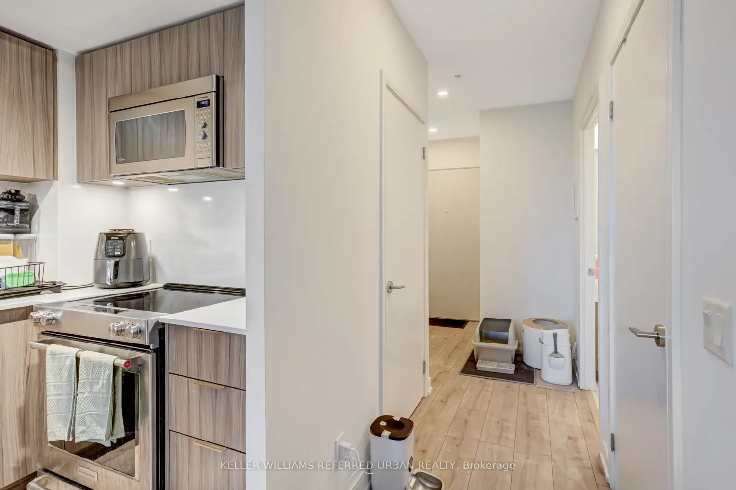 Additional image 3 of 30 Samuel Wood Way 401