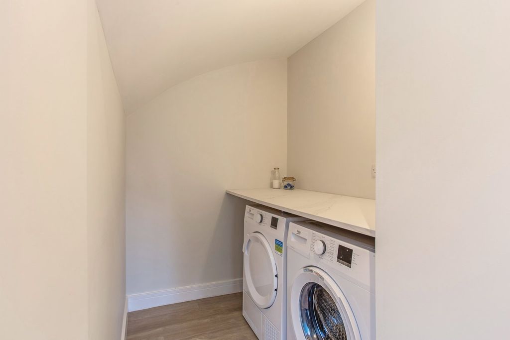 Additional image 15 of 4 bed detached house to rentSchool Road, Charlton Kings, Cheltenham GL53