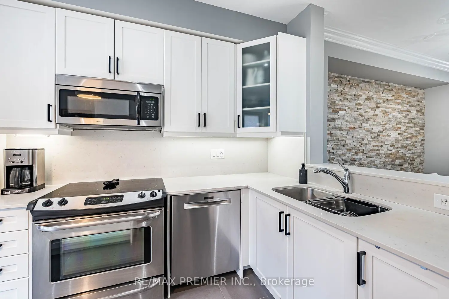 Additional image 5 of 8321 Kipling Avenue 16