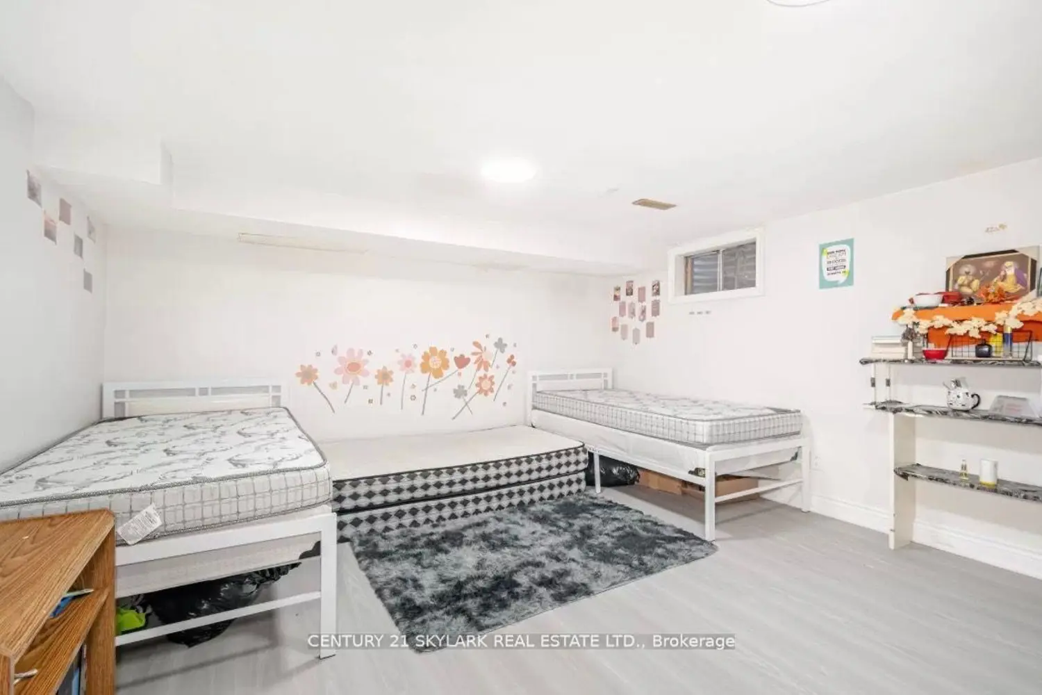 Additional image 17 of 435 Silverstone Drive 26