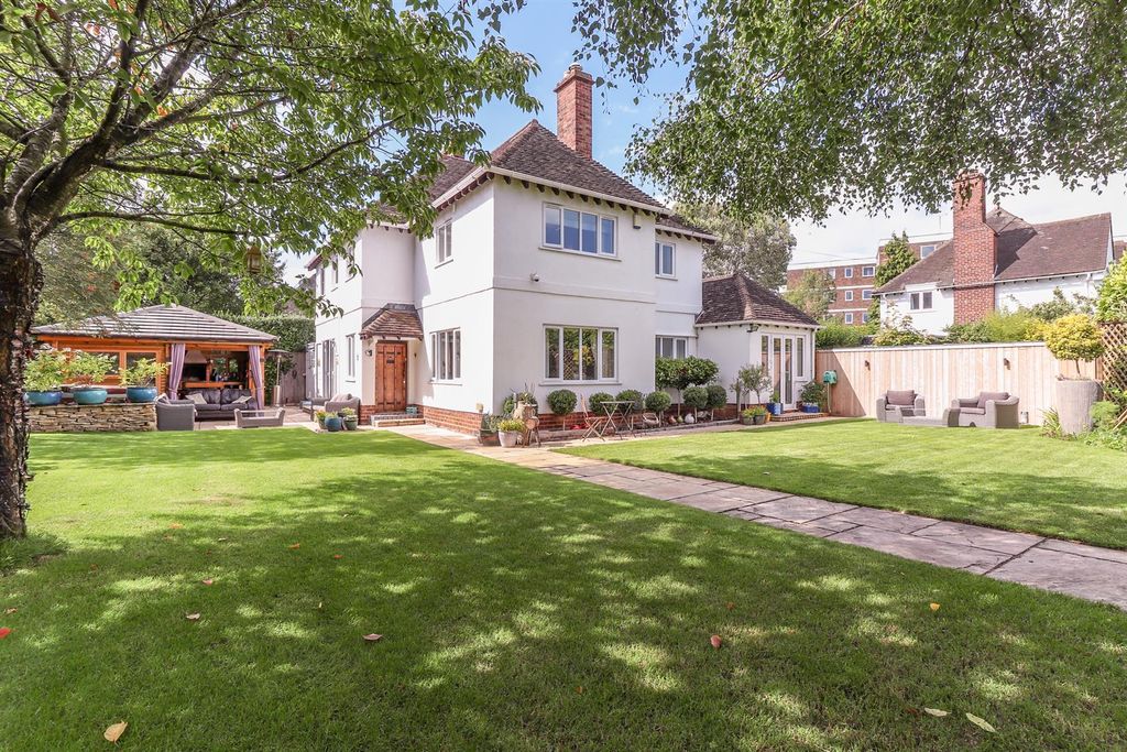 5 bed detached house to rentLansdown, Cheltenham GL51
