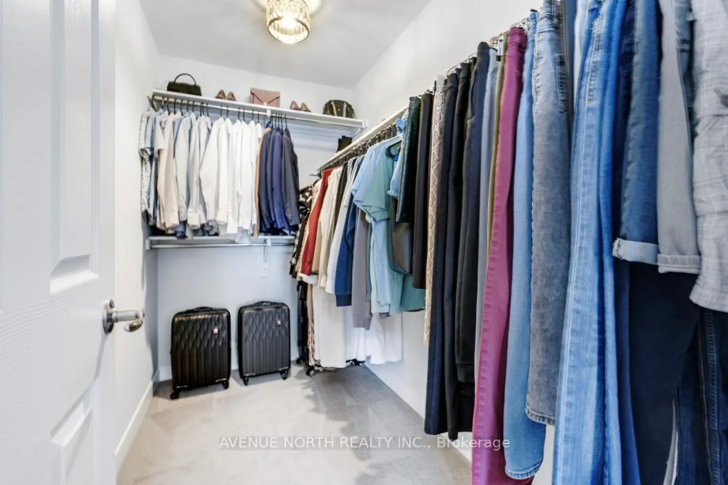 Additional image 16 of 702 Hydrus Private