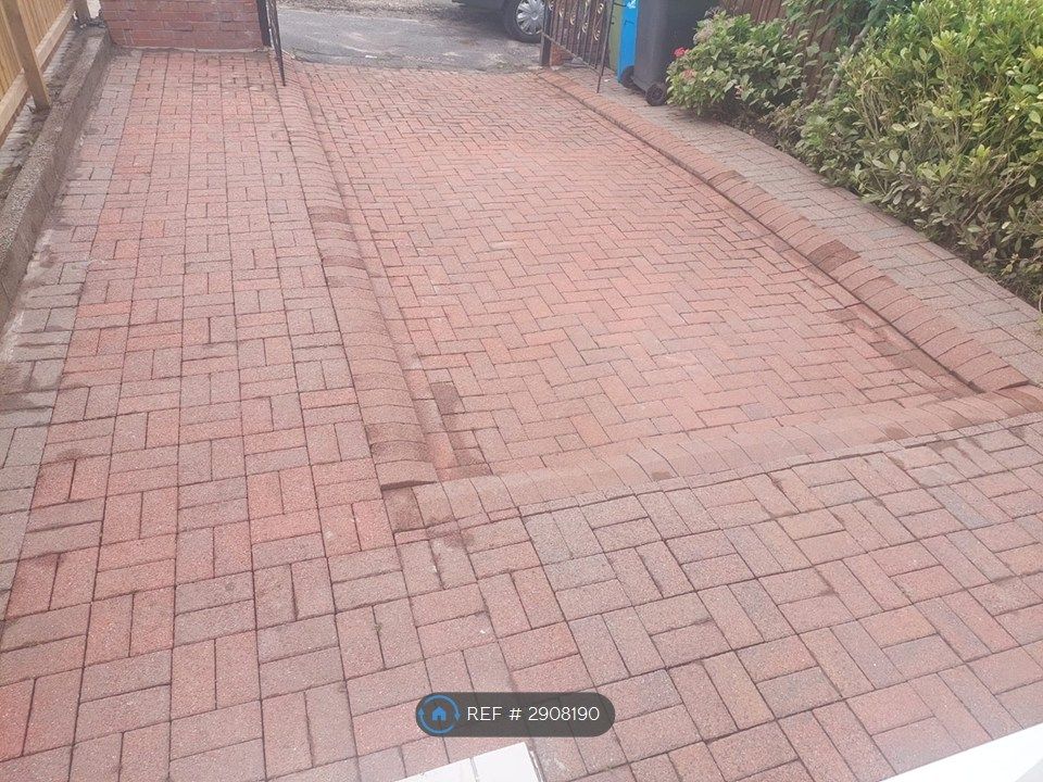 Additional image 2 of 2 bed terraced house to rentStamperland Hill, Clarkston, Glasgow G76