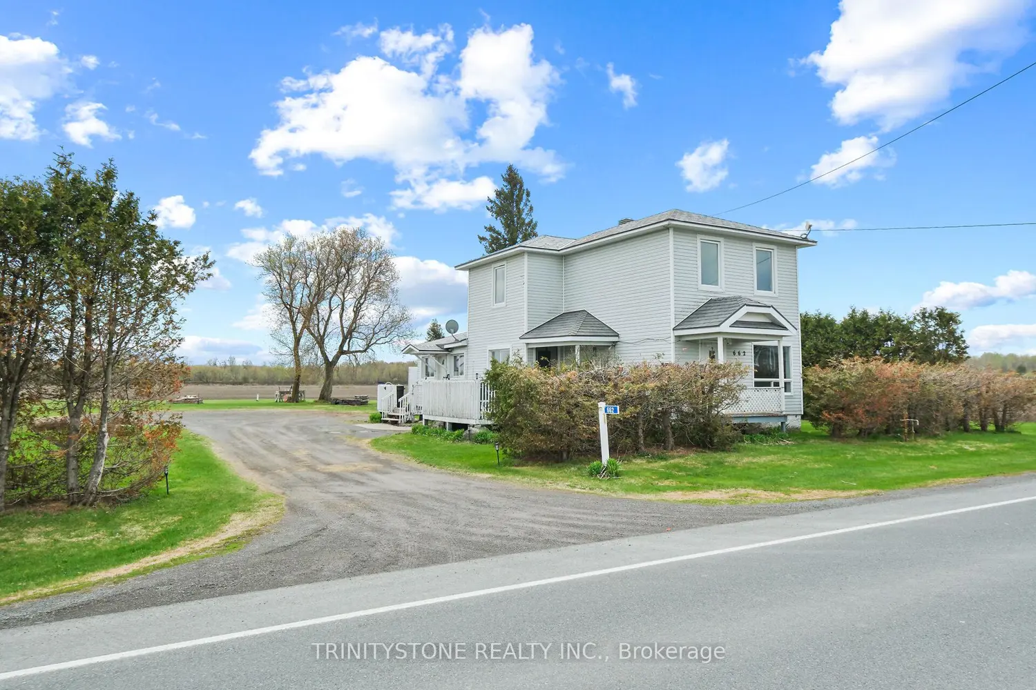 662 Lacroix Road photo 2