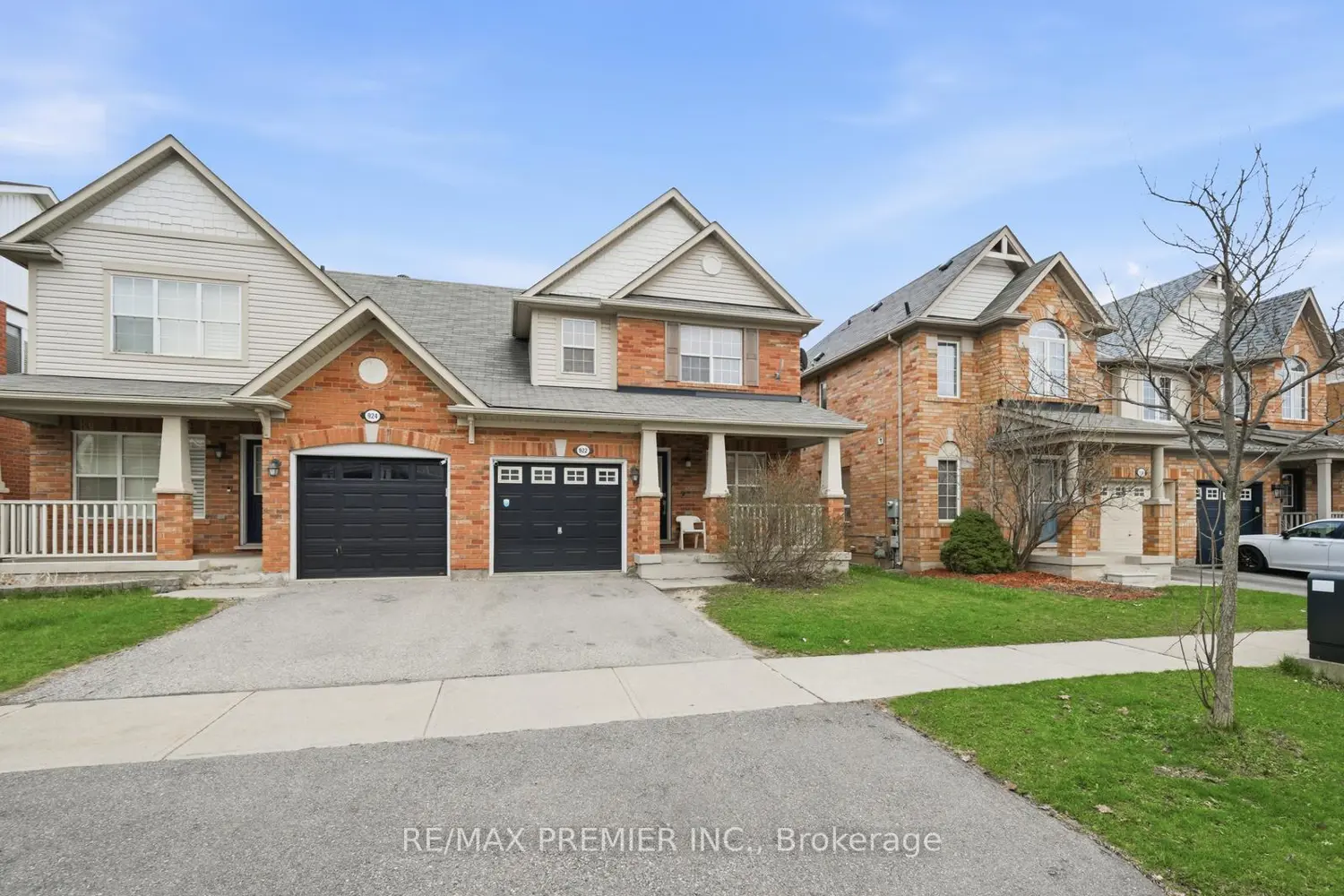 922 Hepburn Road photo 3