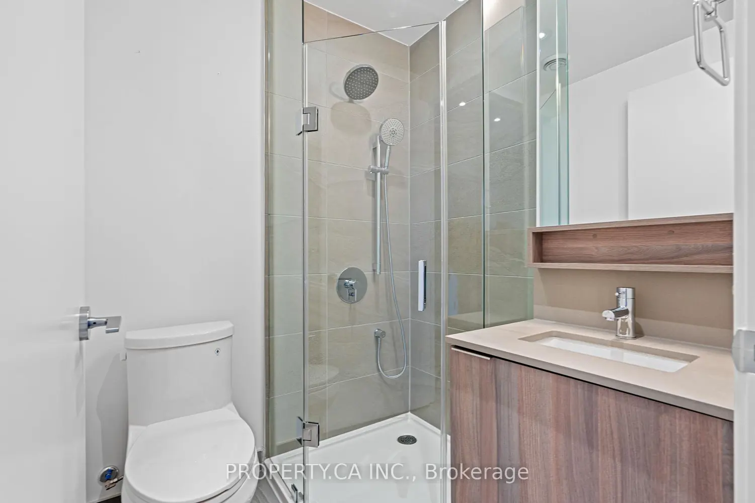 Additional image 3 of 950 Portage Parkway 4915