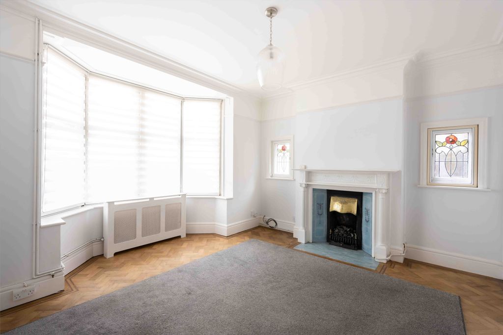 Additional image 7 of 5 bed detached house to rentNew Church Road, Hove BN3