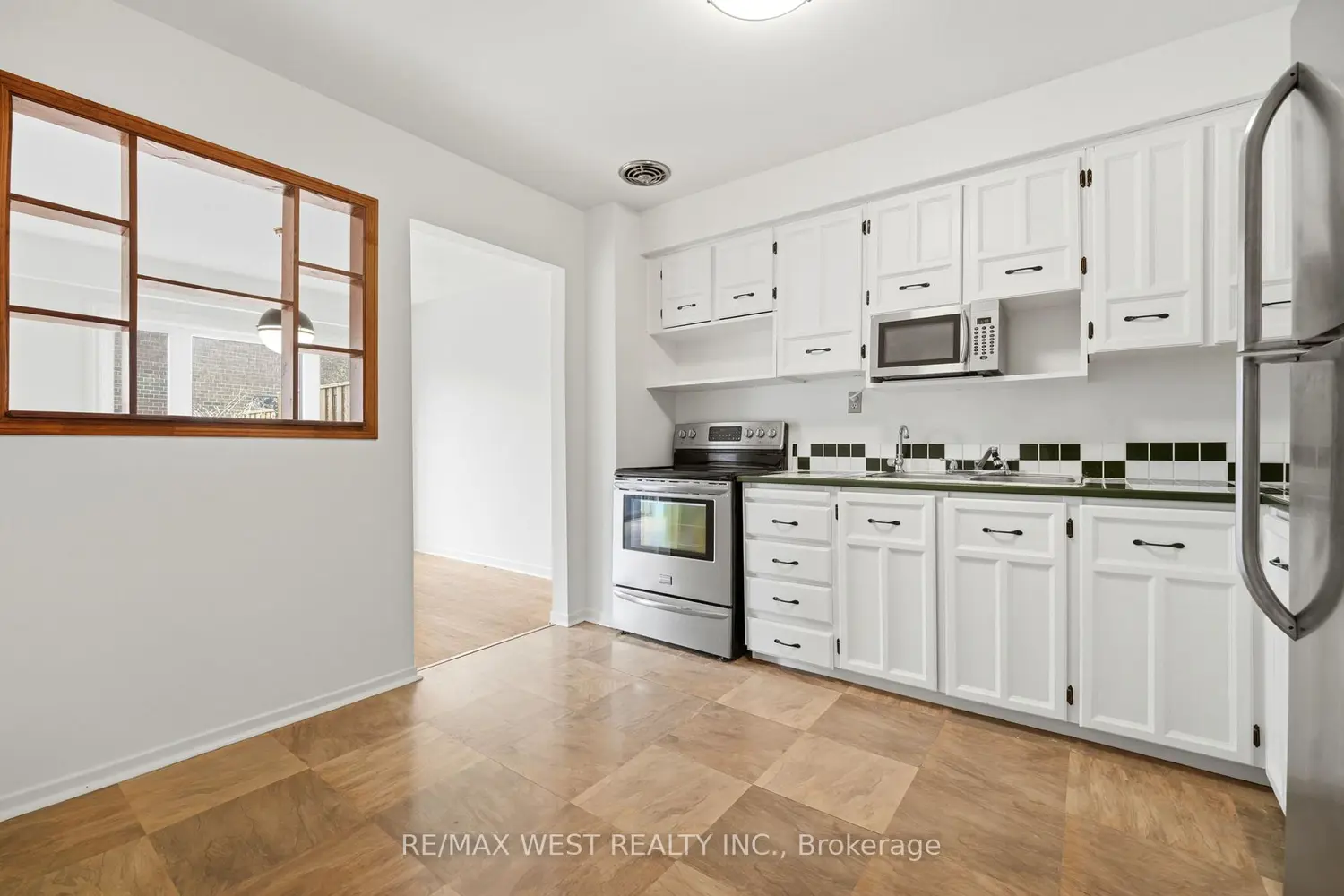 318 Laurier Avenue 43 photo 3