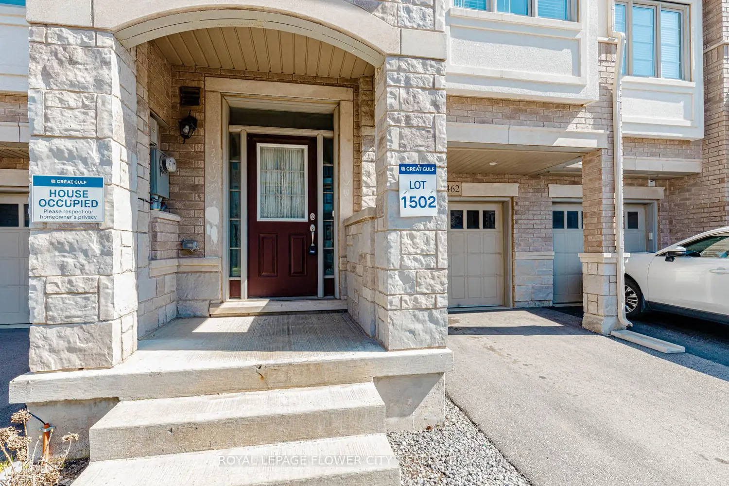 462 Sheaffe Place photo 3