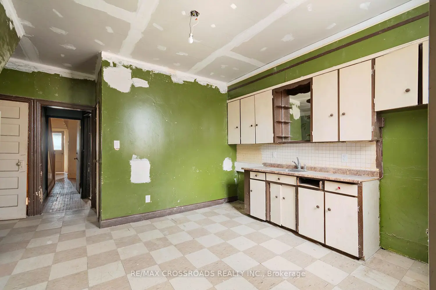 Additional image 16 of 587 Palmerston Avenue