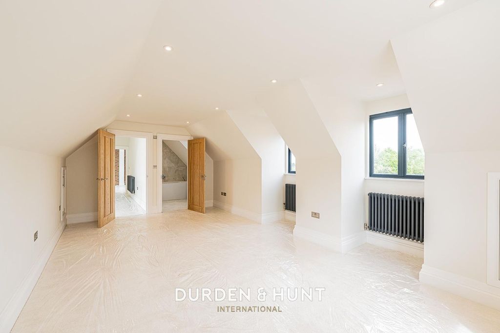 Additional image 22 of 4 bed detached house to rentMott Street, Loughton IG10