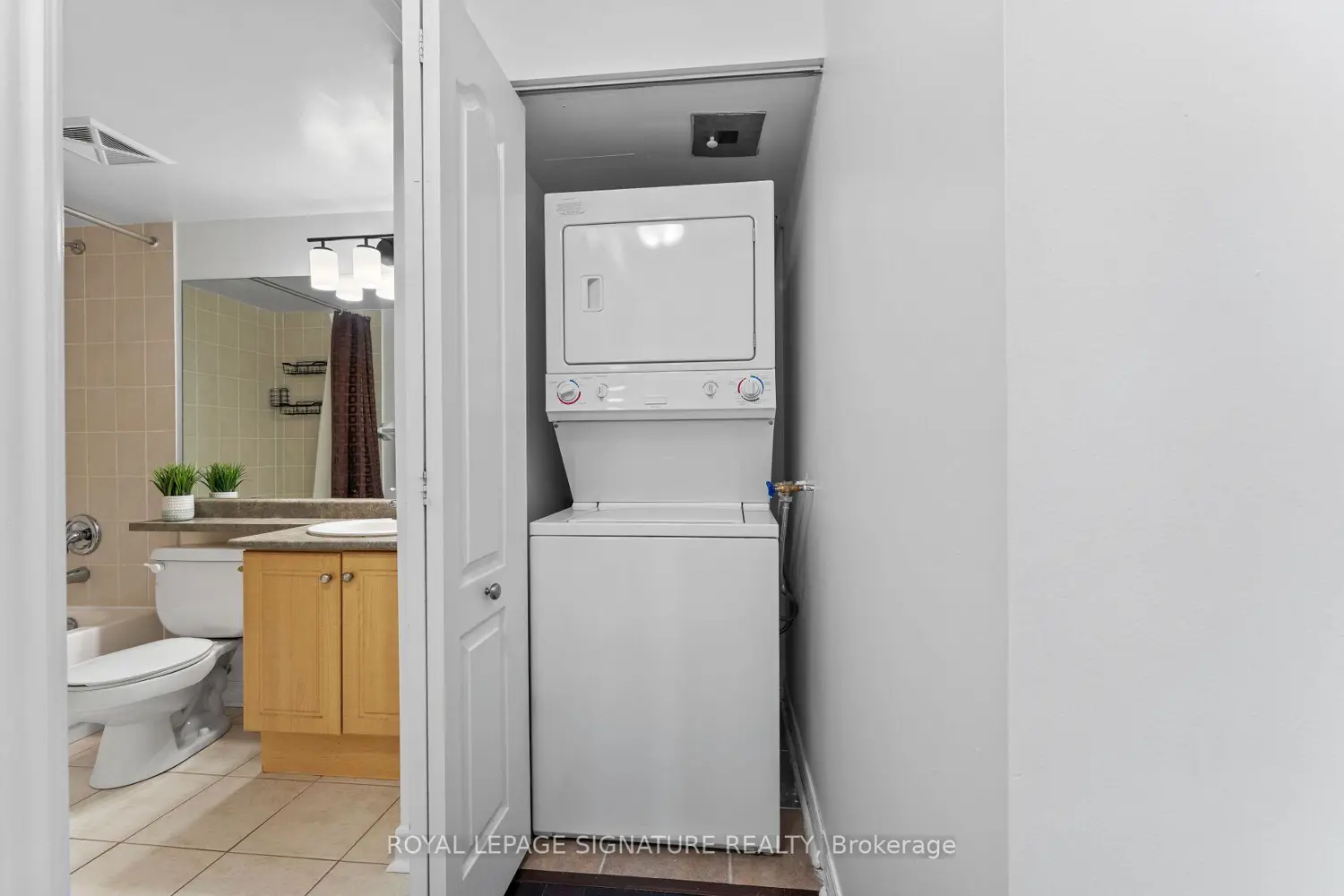 Additional image 9 of 212 Eglinton Avenue 1411