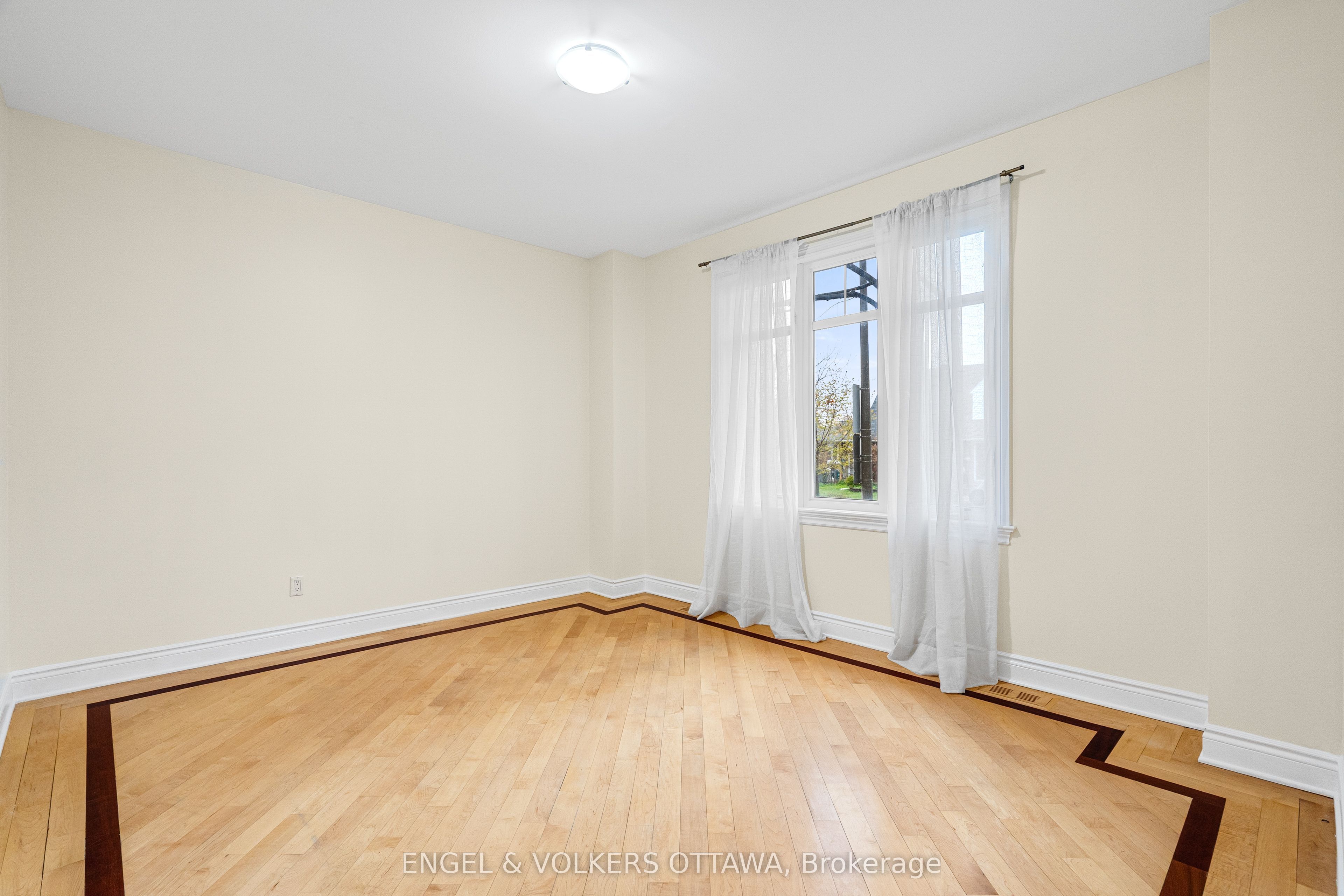 Additional image 5 of 1130 Emperor Avenue, Ottawa, ON, K1Z 8C1