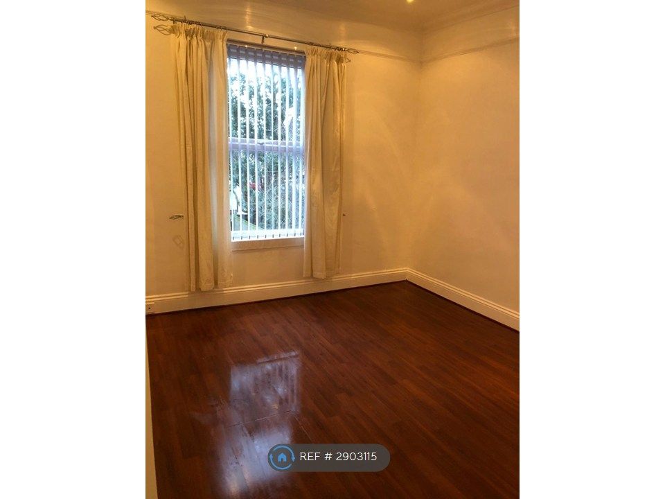 Additional image 2 of 4 bed semi-detached house to rentElwick Road, Hartlepool TS26