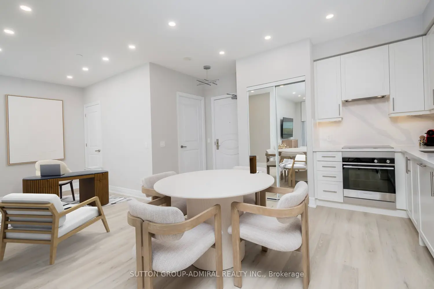 Additional image 5 of 9085 Jane Street 622