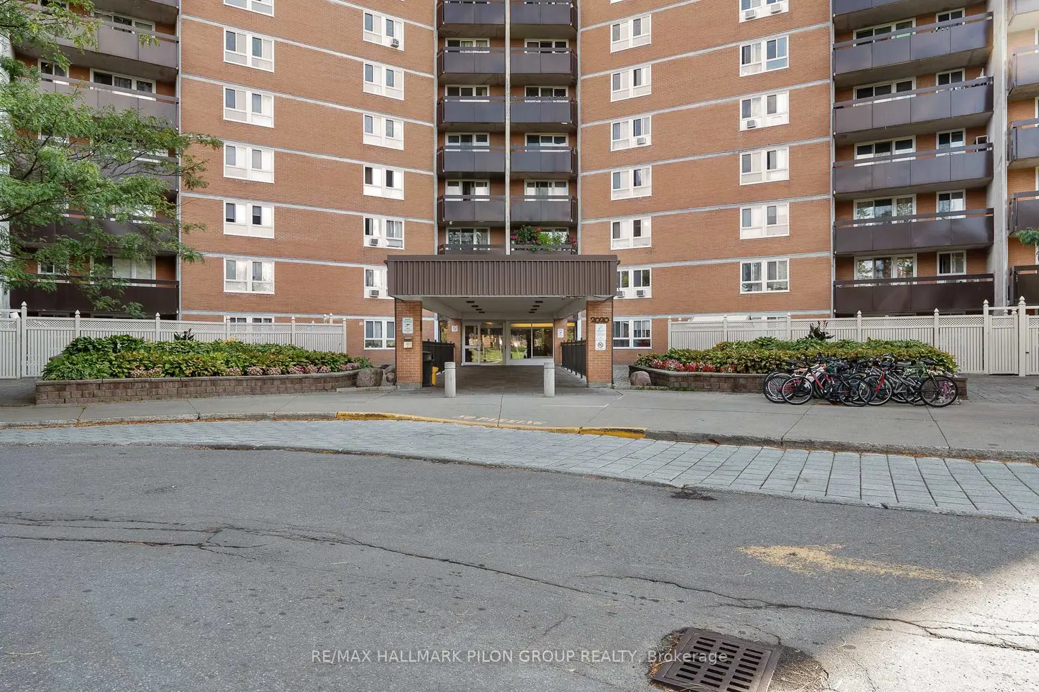 2000 Jasmine Crescent 508 photo 2