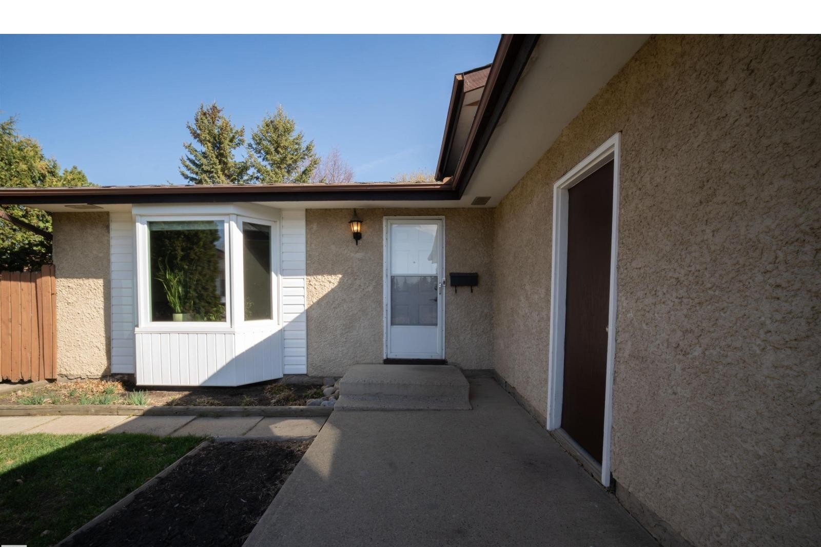 Additional image 8 of 4724 38b Avenue NW, Edmonton, AB, T6L5B9