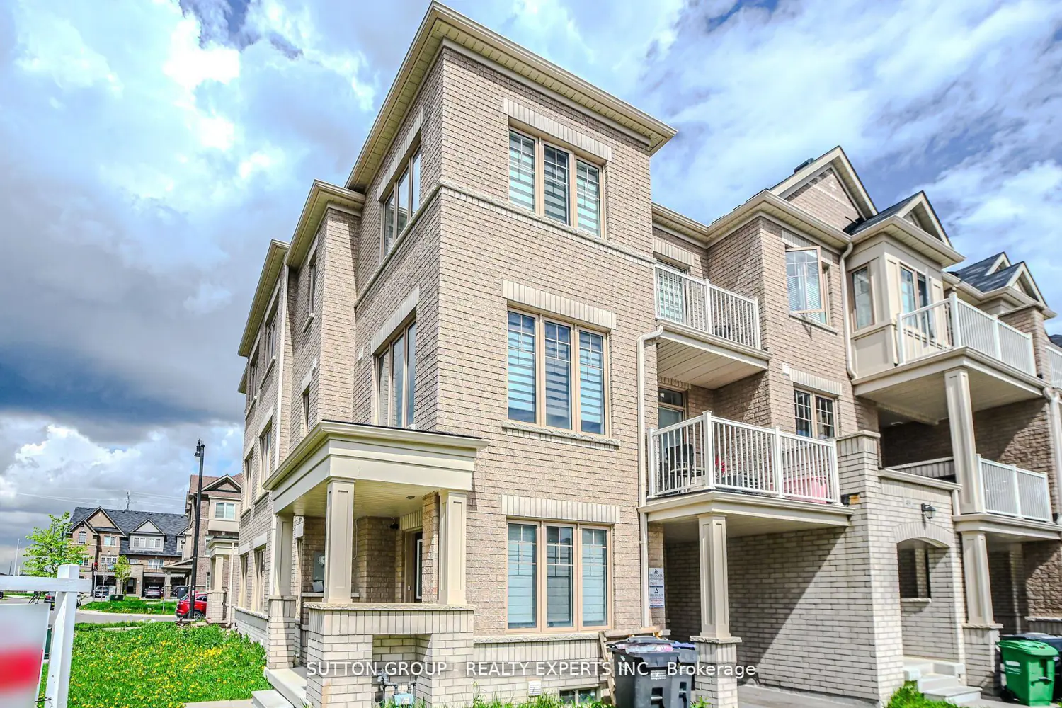 65 Fruitvale Circle
