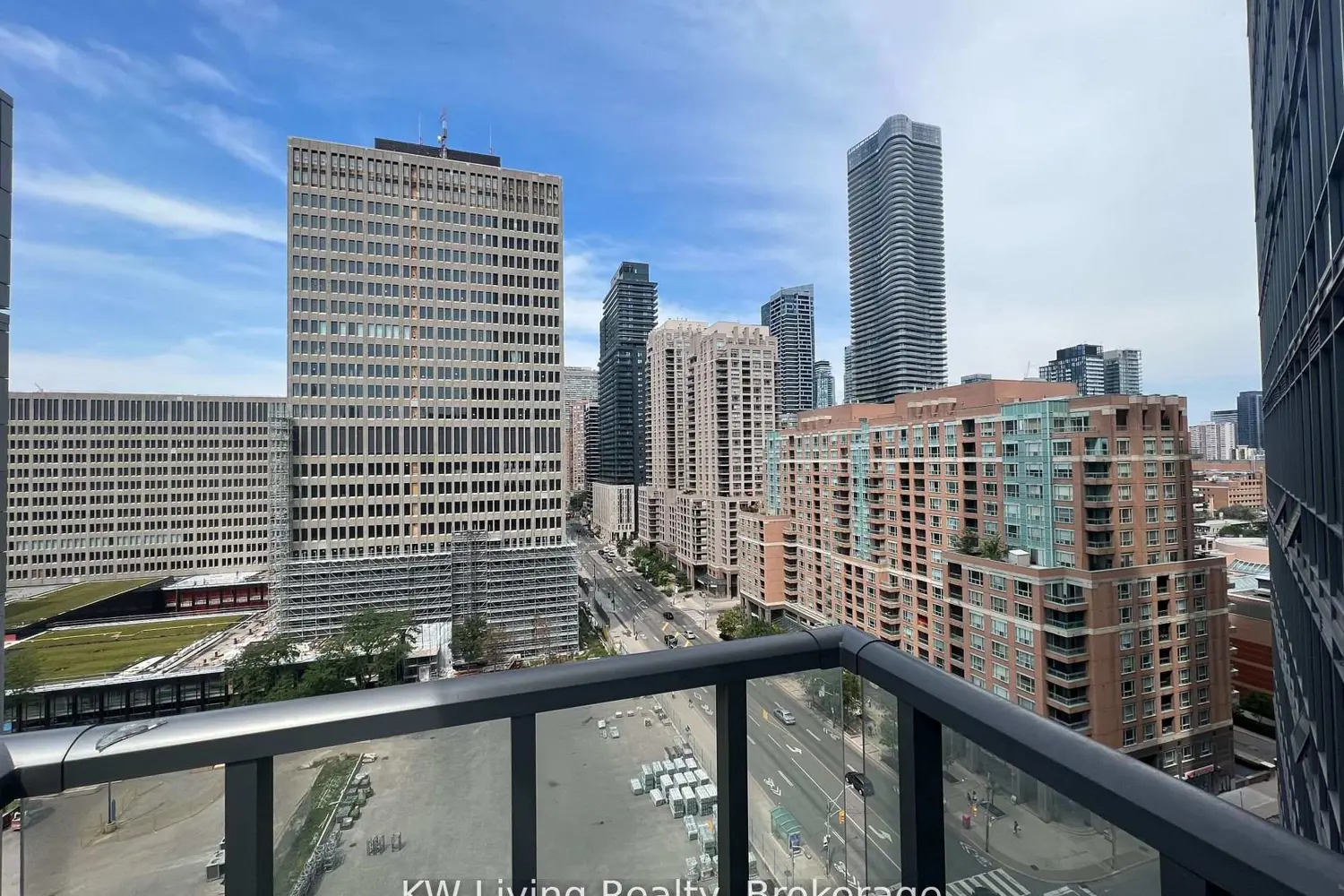 Additional image 18 of 832 Bay Street 1303