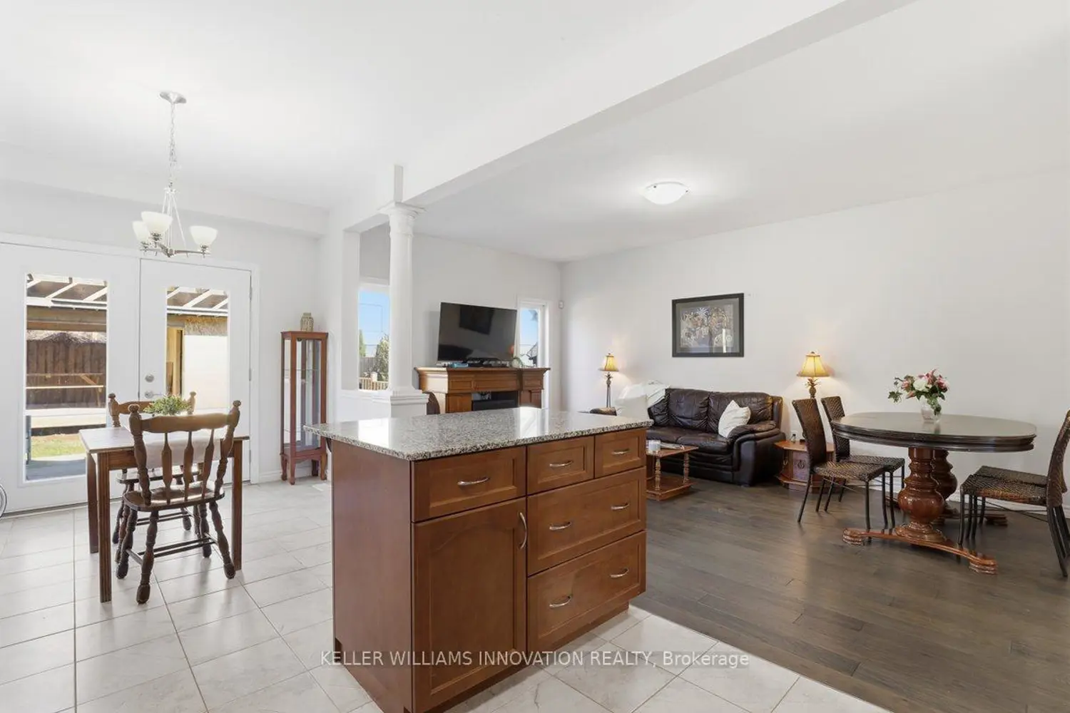 18 Vic Chambers Place photo 4