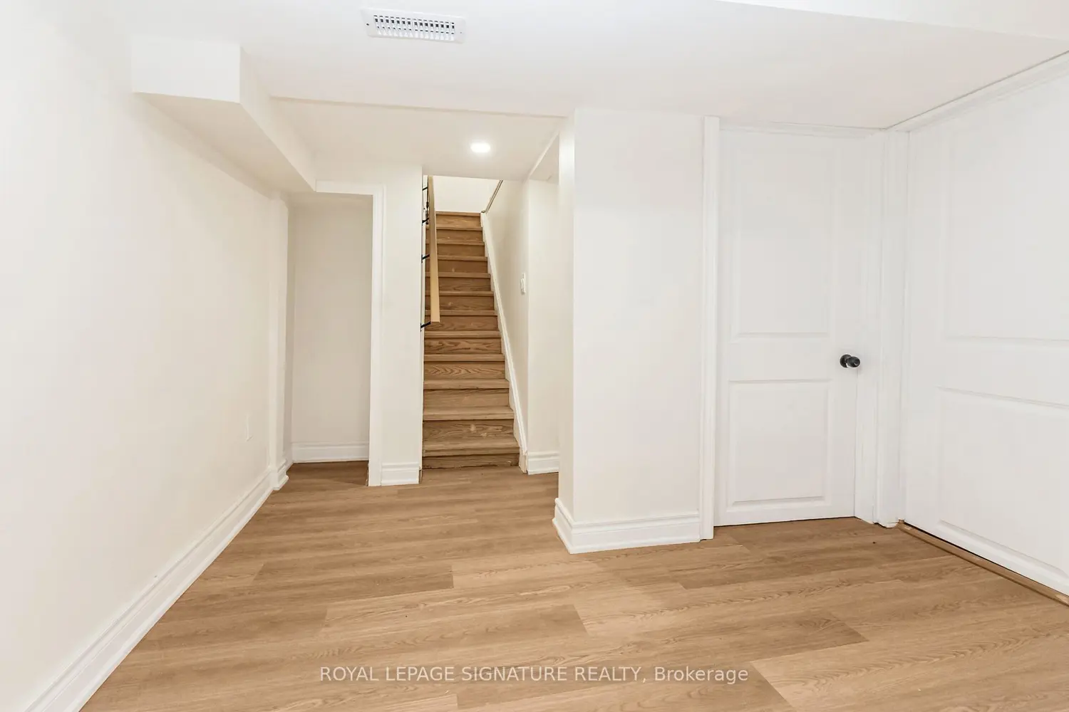 Additional image 17 of 377 Adelaide Avenue