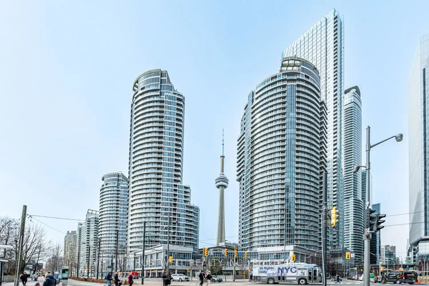 208 Queens Quay 511