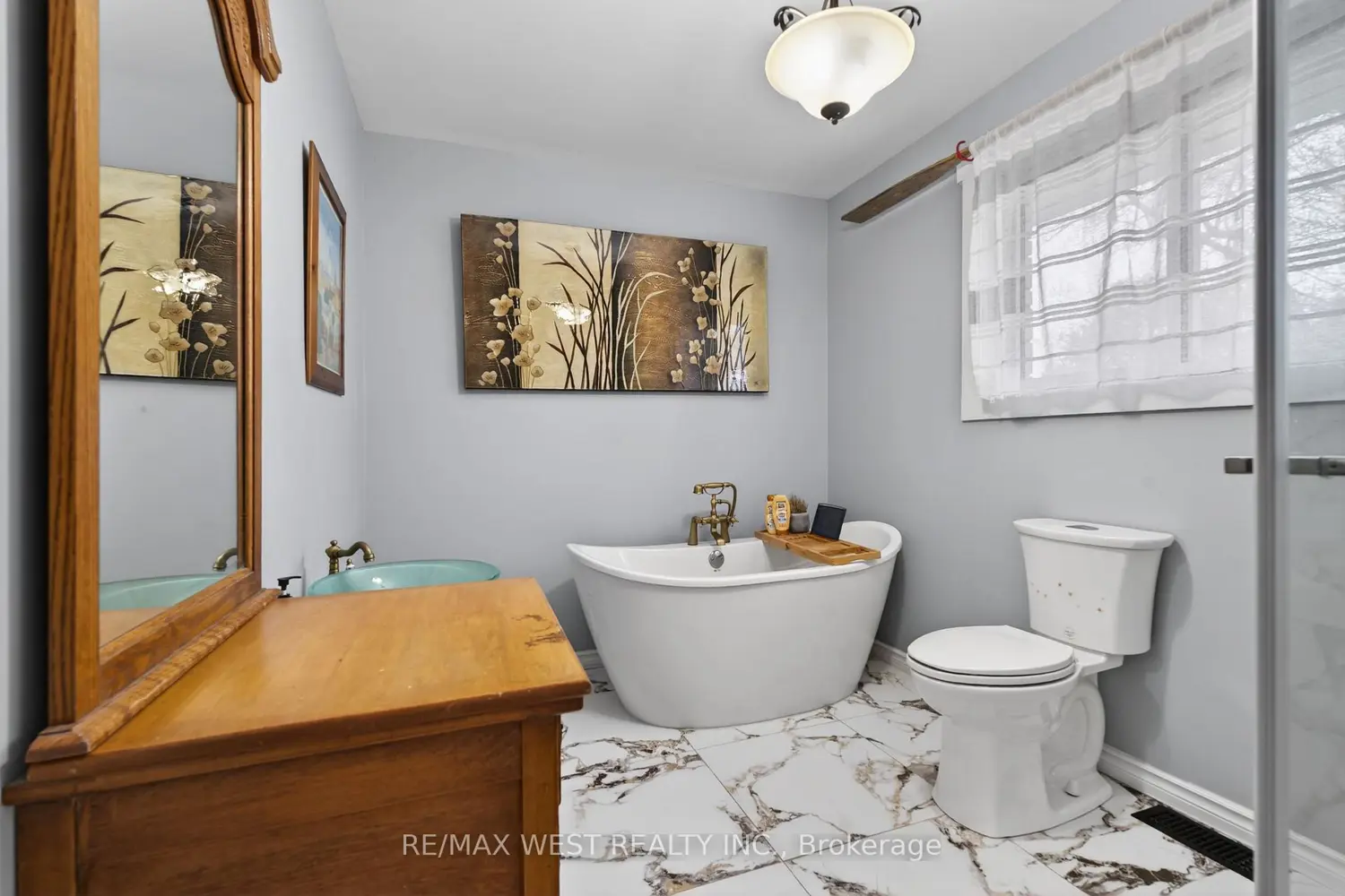 Additional image 4 of 5571 Perth Road Crescent