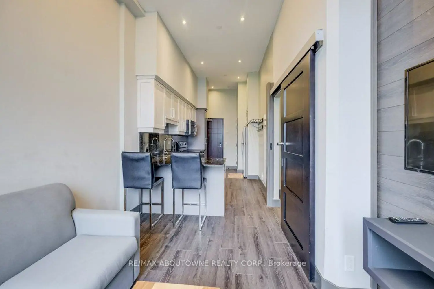 330 Phillip Street S-110 photo 3