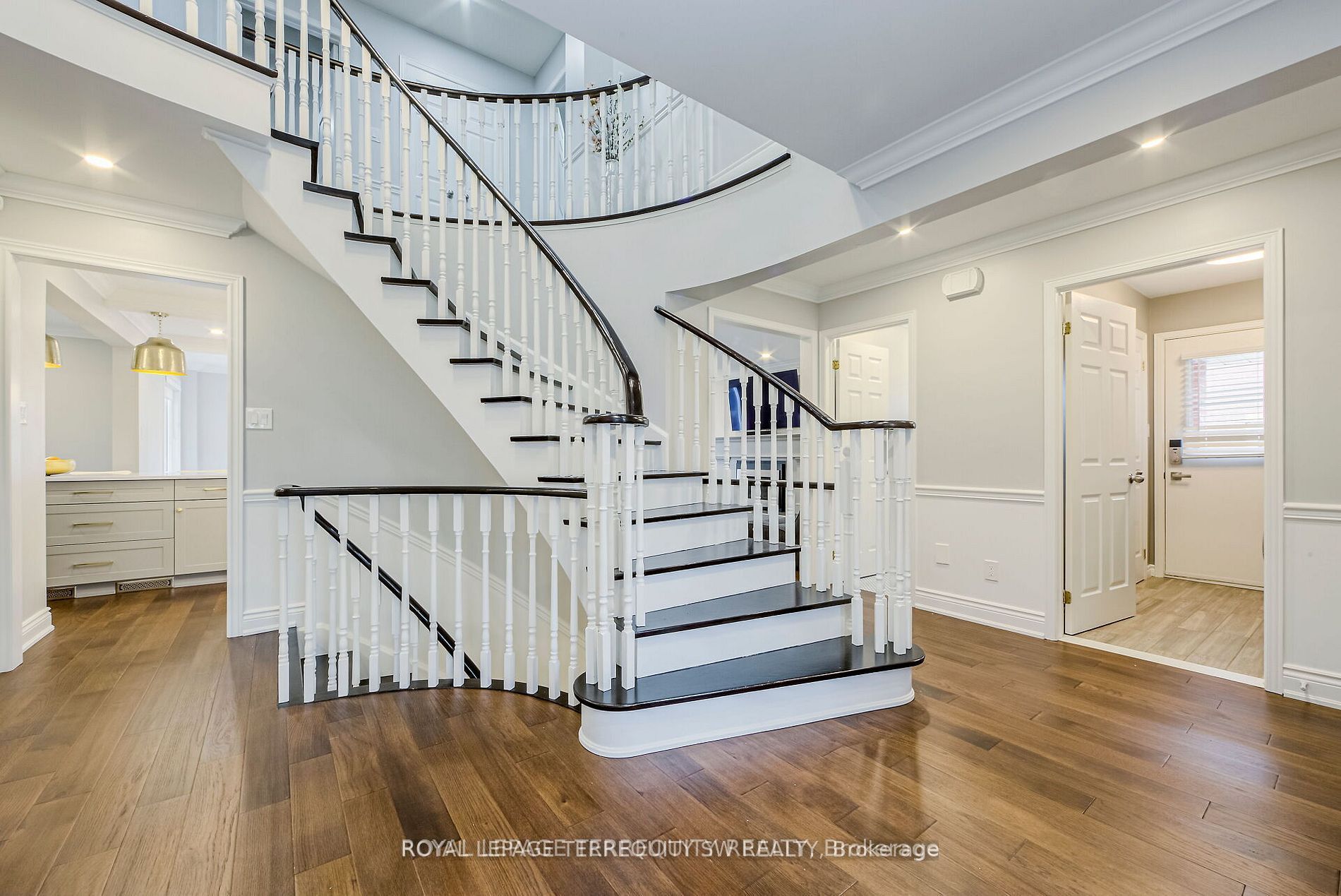 Additional image 2 of 2025 Parklane Crescent, Burlington, ON, L7M 3V6