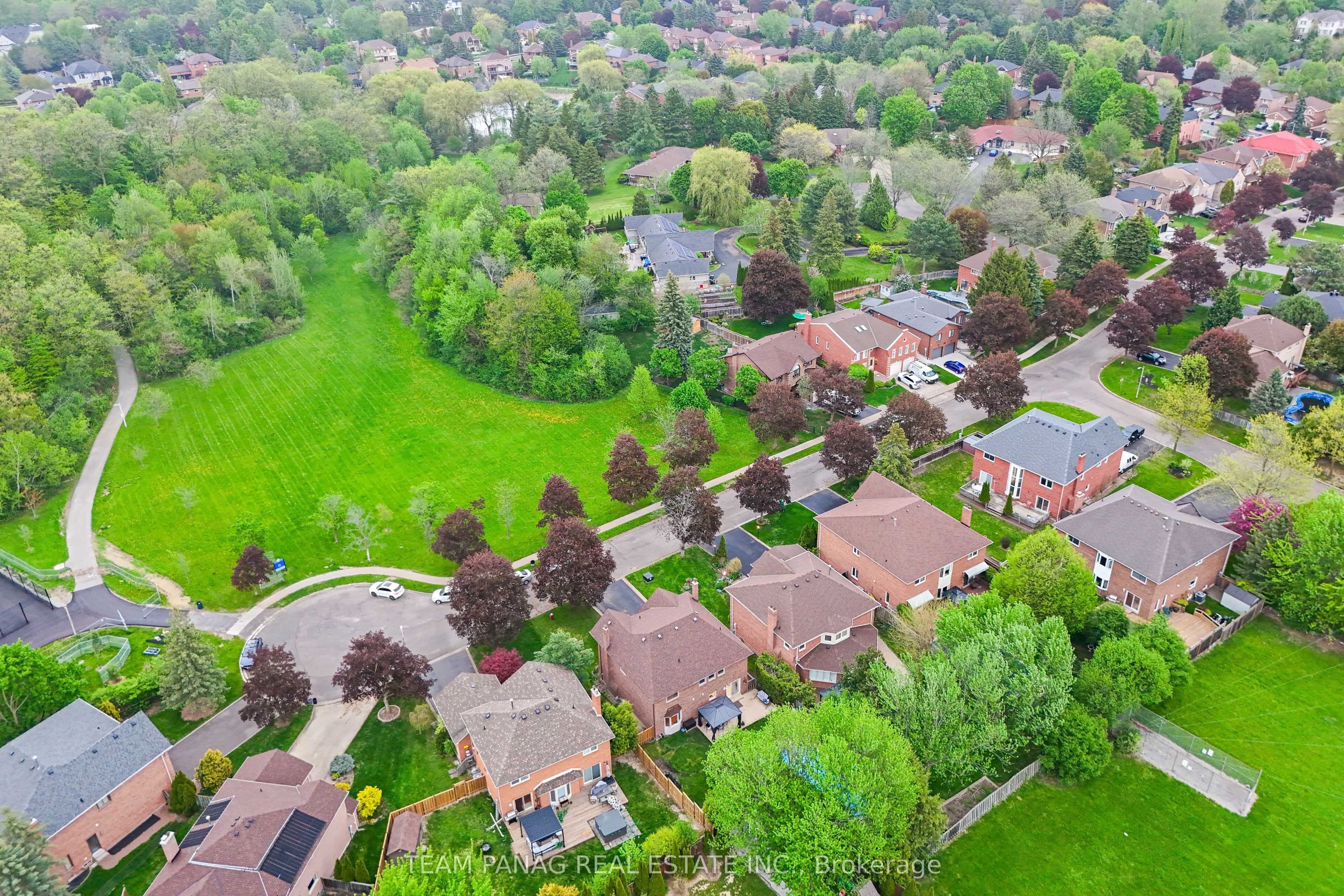Additional image 3 of 20 Hacienda Court, Brampton, ON, L6Z 3J1