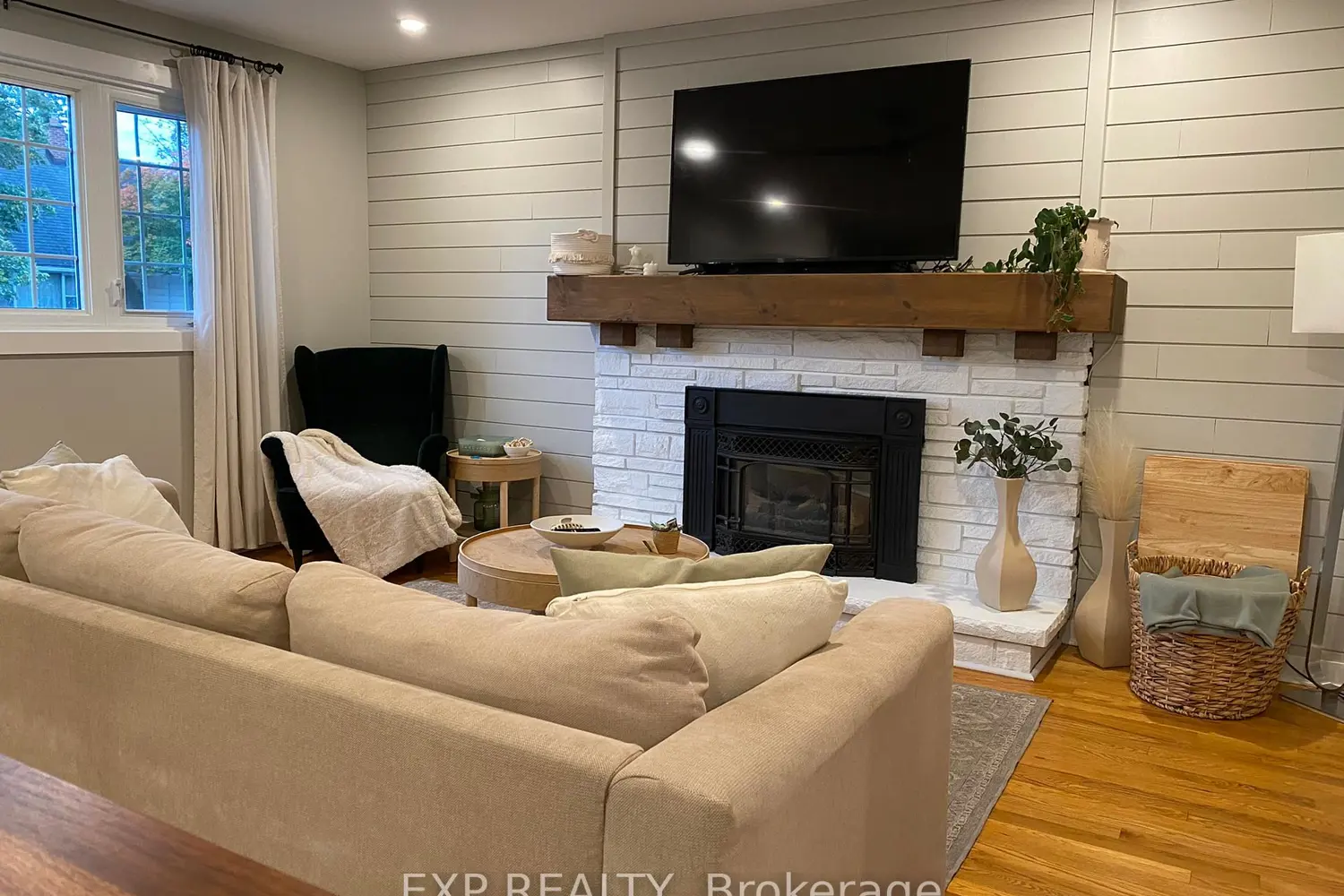 1237 Vancouver Avenue photo 3