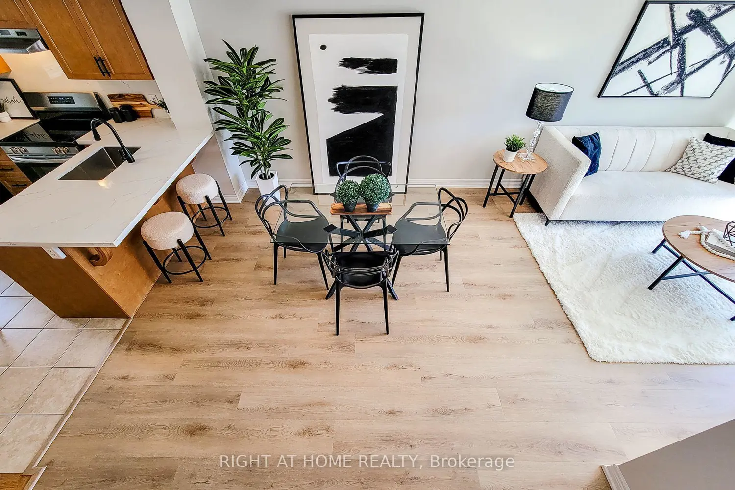 1380 Costigan Road 33 photo 4