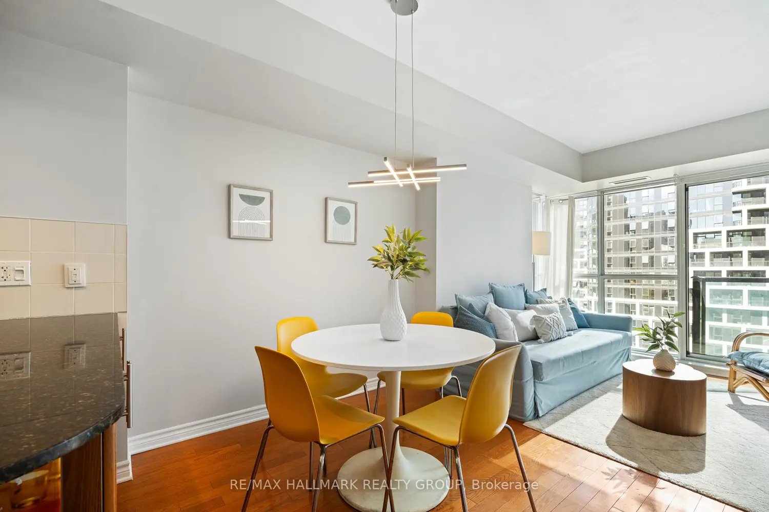 Additional image 8 of 445 Laurier Avenue 2103