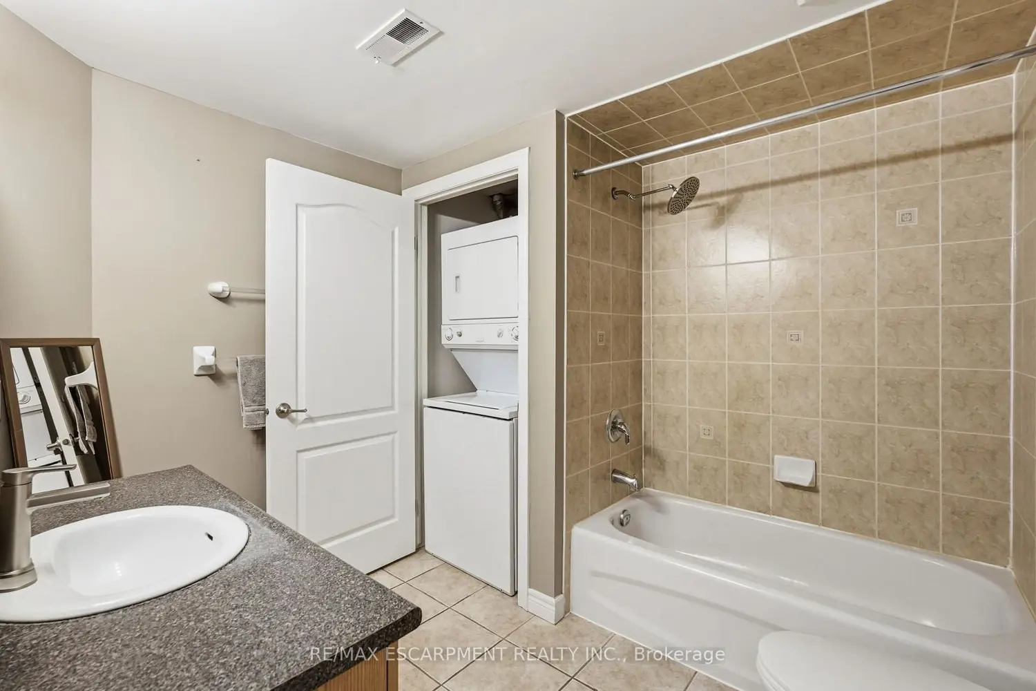 Additional image 16 of 4006 Kilmer Drive 407