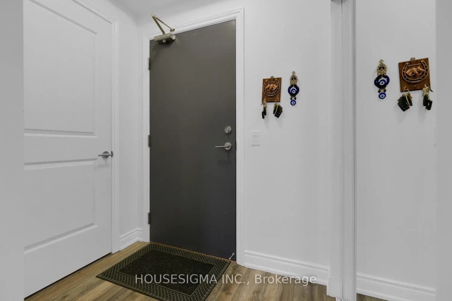 Additional image 4 of 9618 Yonge Street 318