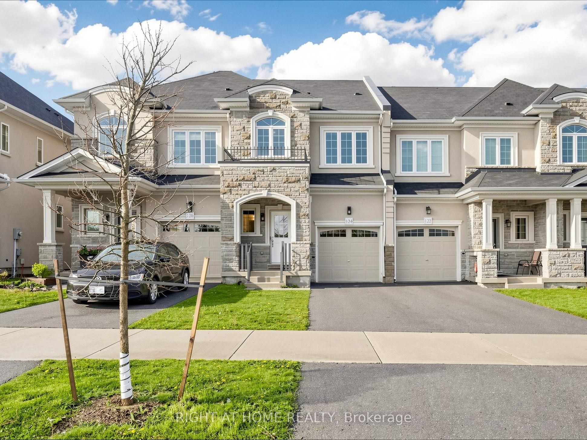 124 Mosaic Drive, Hamilton, ON, L8B 1W4