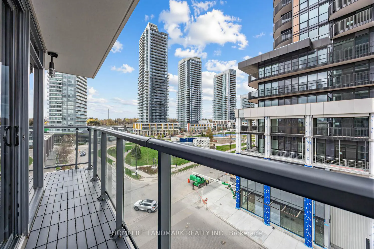 Additional image 17 of 72 Esther Shiner Boulevard 606