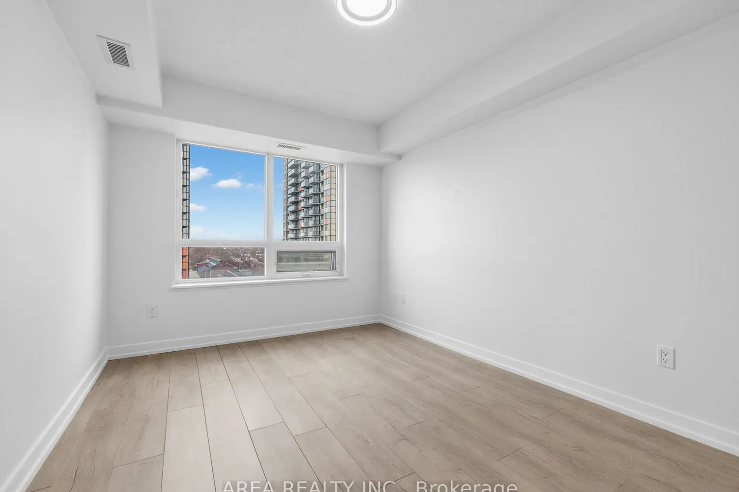 Additional image 8 of 1410 Dupont Street 1410