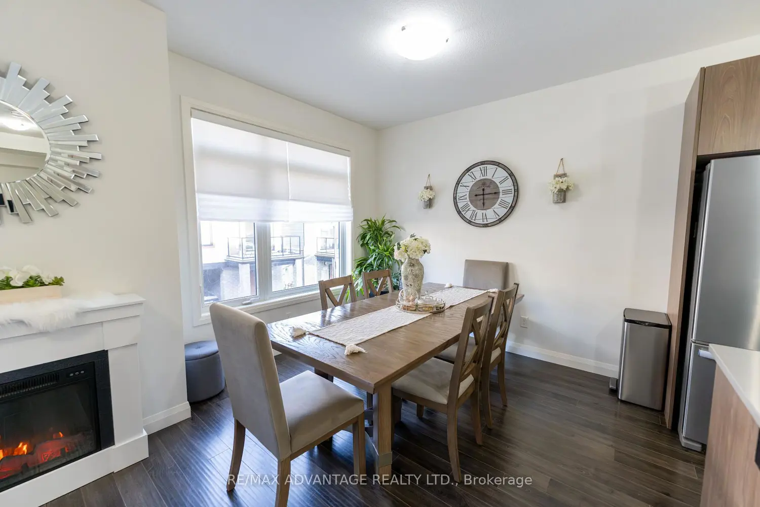 Additional image 9 of 3260 Singleton Avenue 130