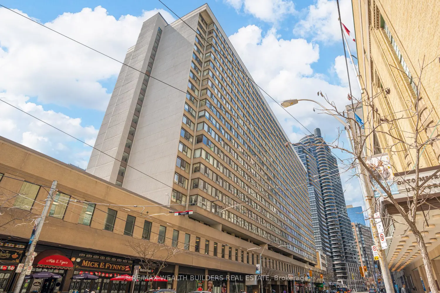 45 Carlton Street 1009