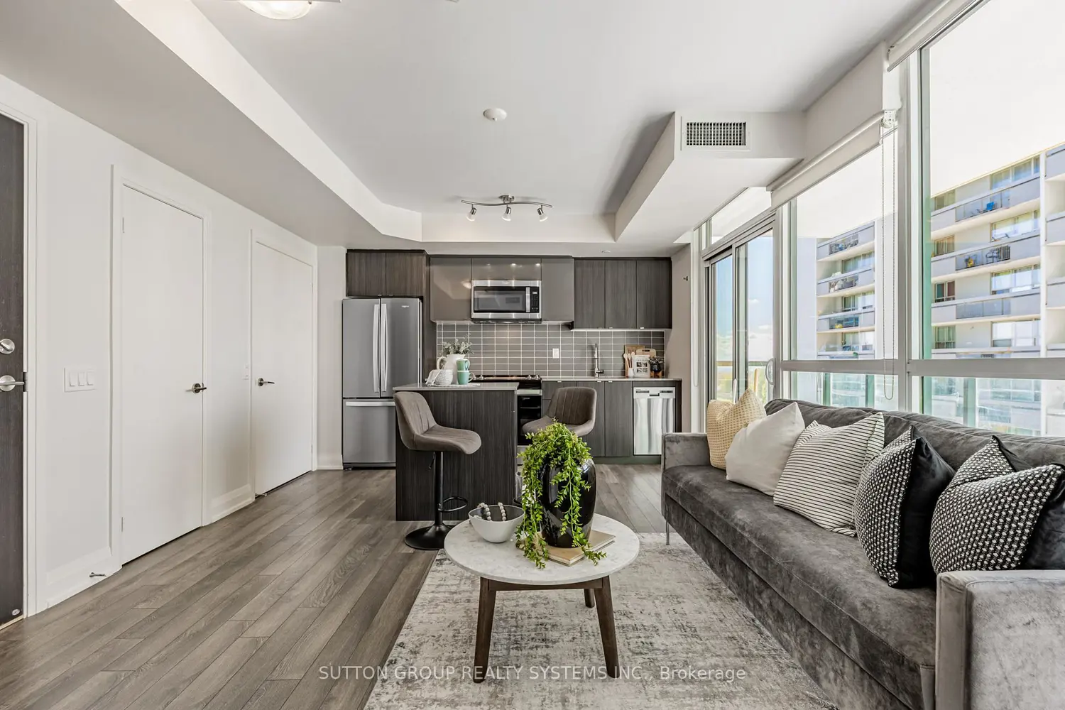 Additional image 6 of 1461 Lawrence Avenue 611