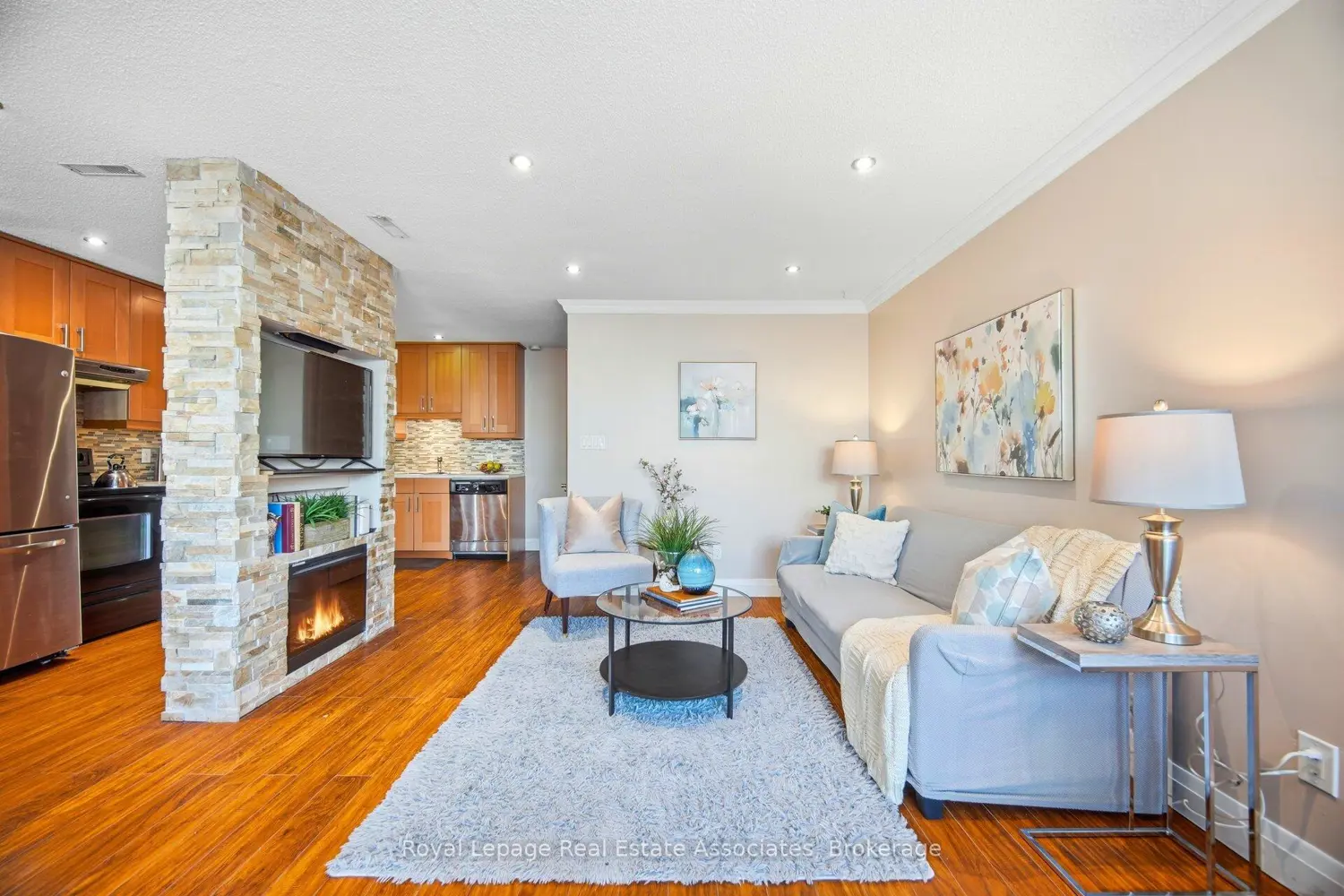 1055 Dundas Street 222