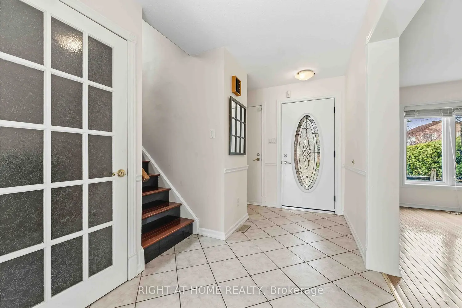 26 Denham Way photo 2