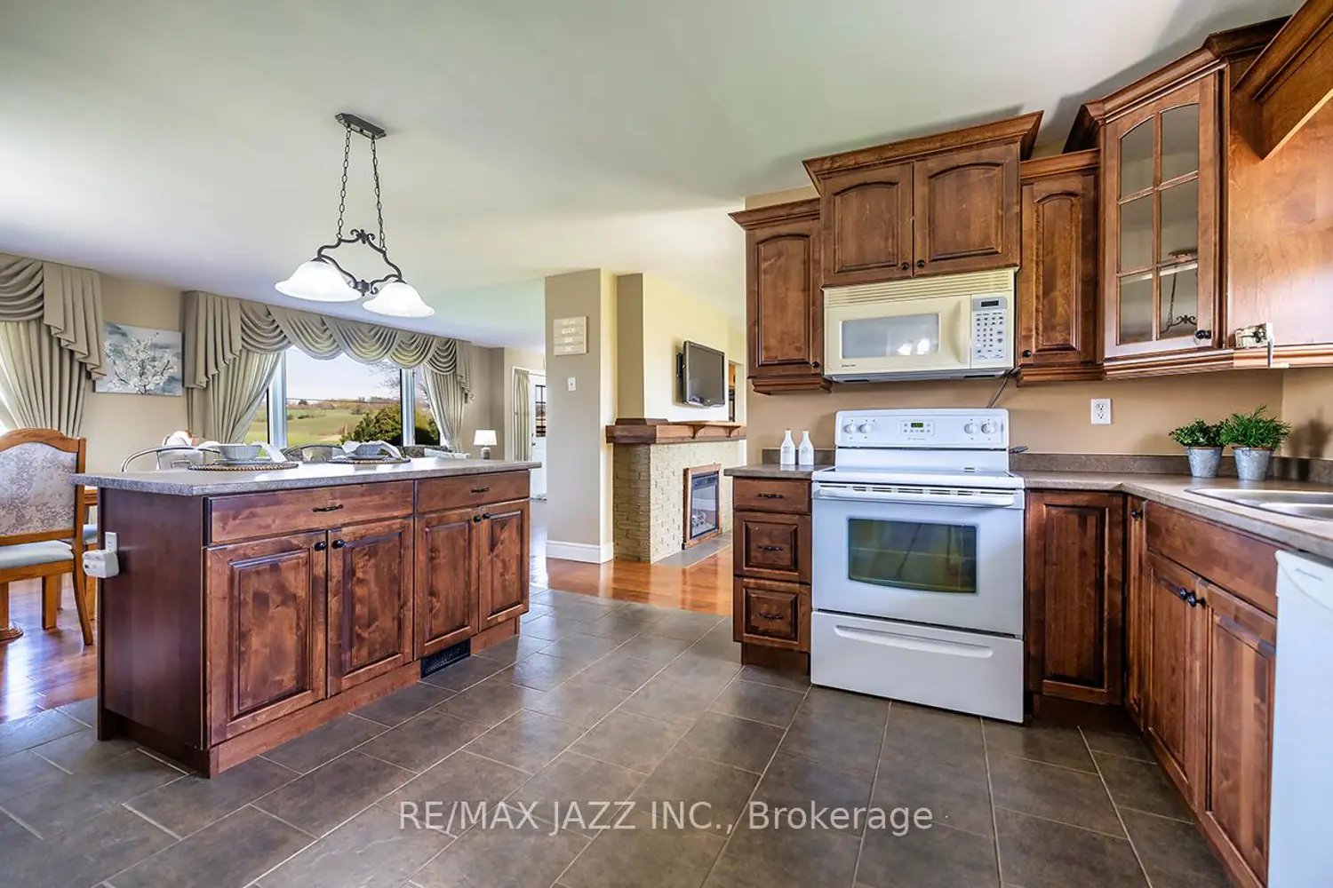 152 Belleville Road photo 5