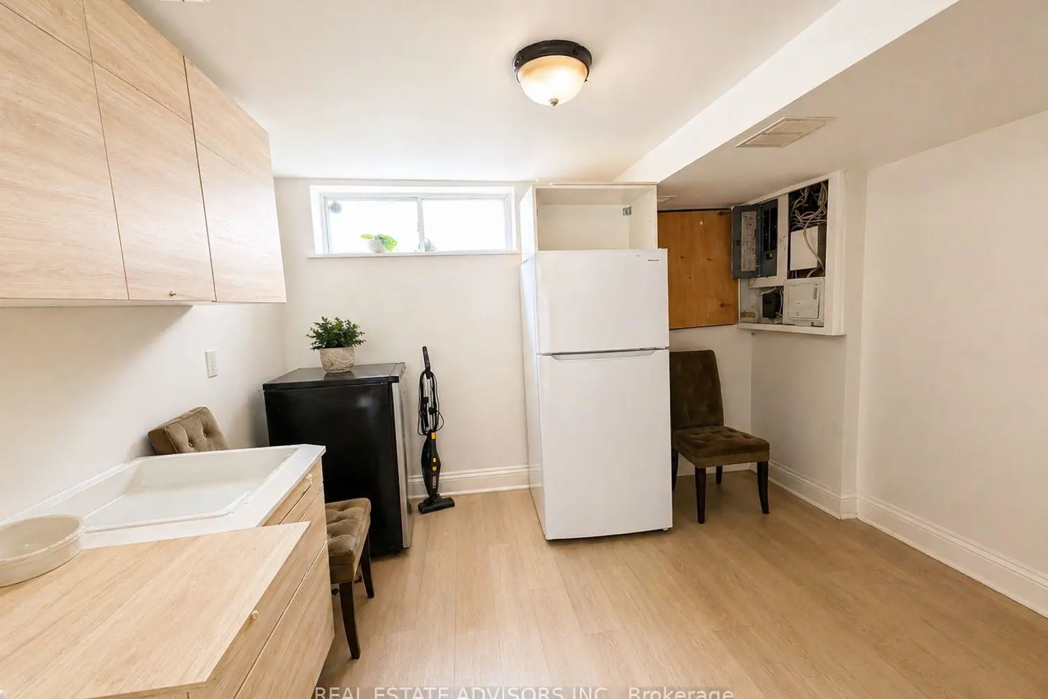 Additional image 13 of 1 Lakehill Crescent