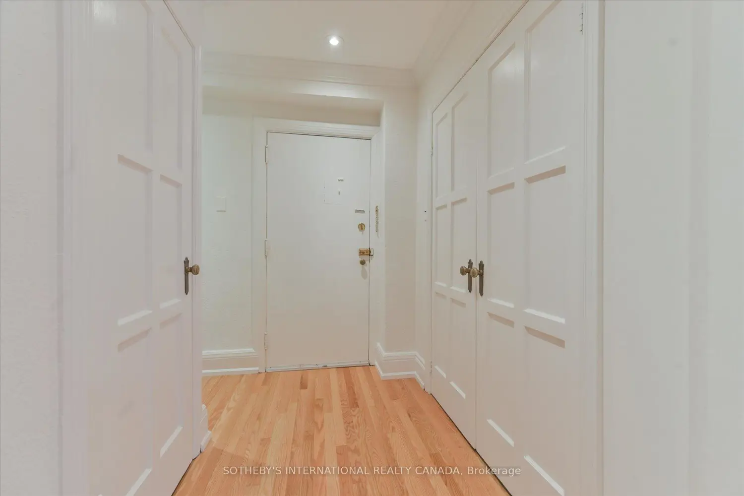 Additional image 5 of 100 Oriole Parkway 106