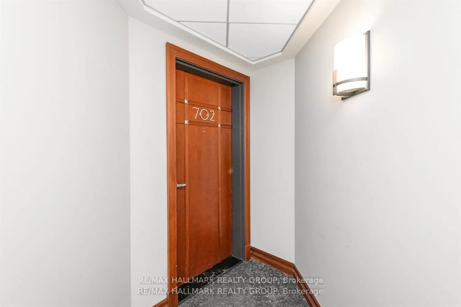 Additional image 2 of 1227 Wellington Street 702
